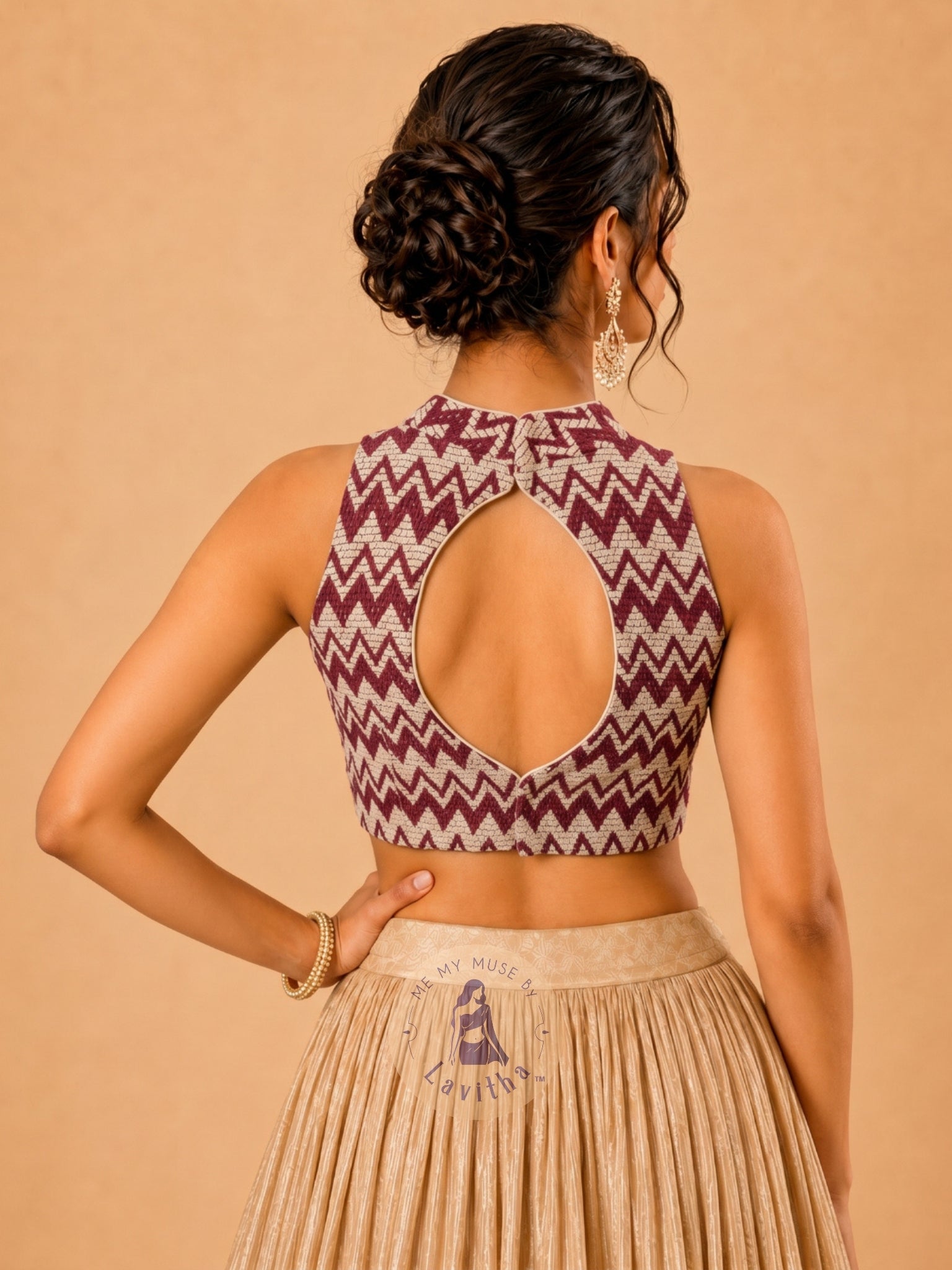 Wine Net Padded Turtle-Neck Sleeveless Blouse